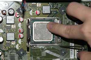 Placing CPU into socket