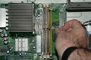 Aligning RAM chip with slot